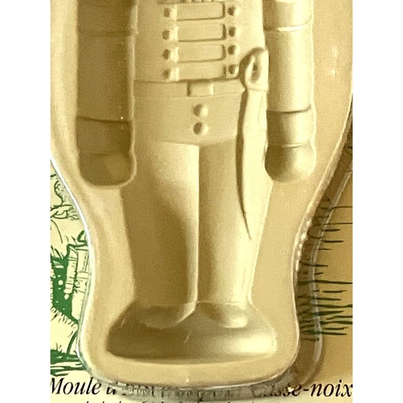 Wilton Christmas Cookie Mold Nutcracker NEW Ovenproof Stoneware 7 inch 2306 - Picture 7 of 15